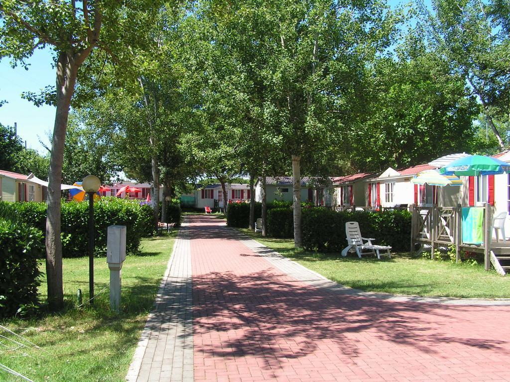 Camping Villaggio Italgest SantʼArcangelo Esterno foto