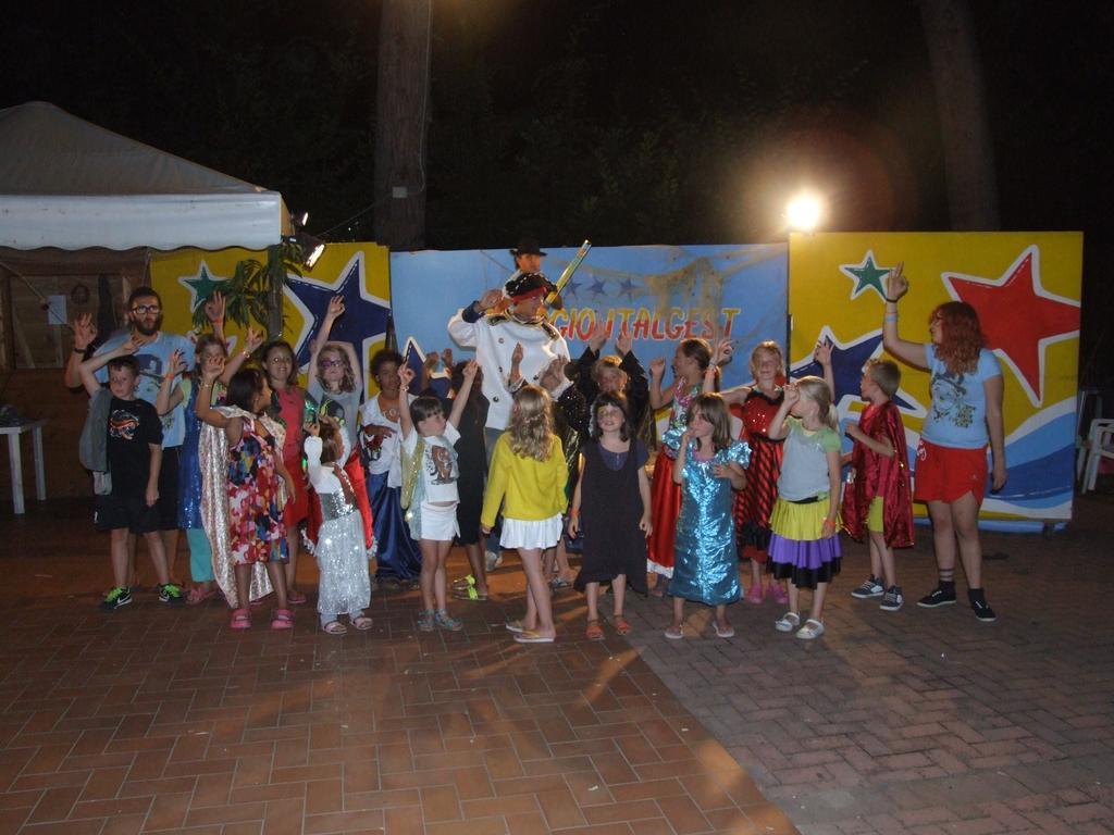 Camping Villaggio Italgest SantʼArcangelo Esterno foto